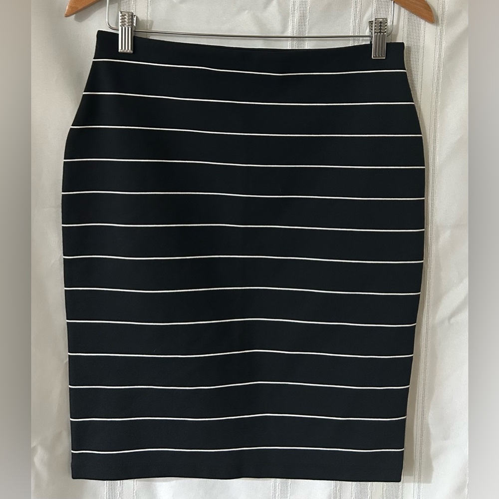 Ann Taylor Black and White Pencil Skirt